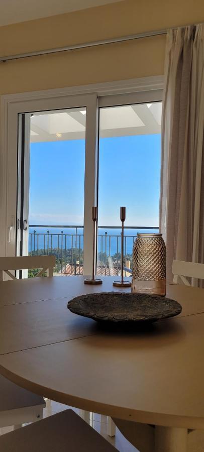 Evangelia's - 3 Bedroom Sea View *