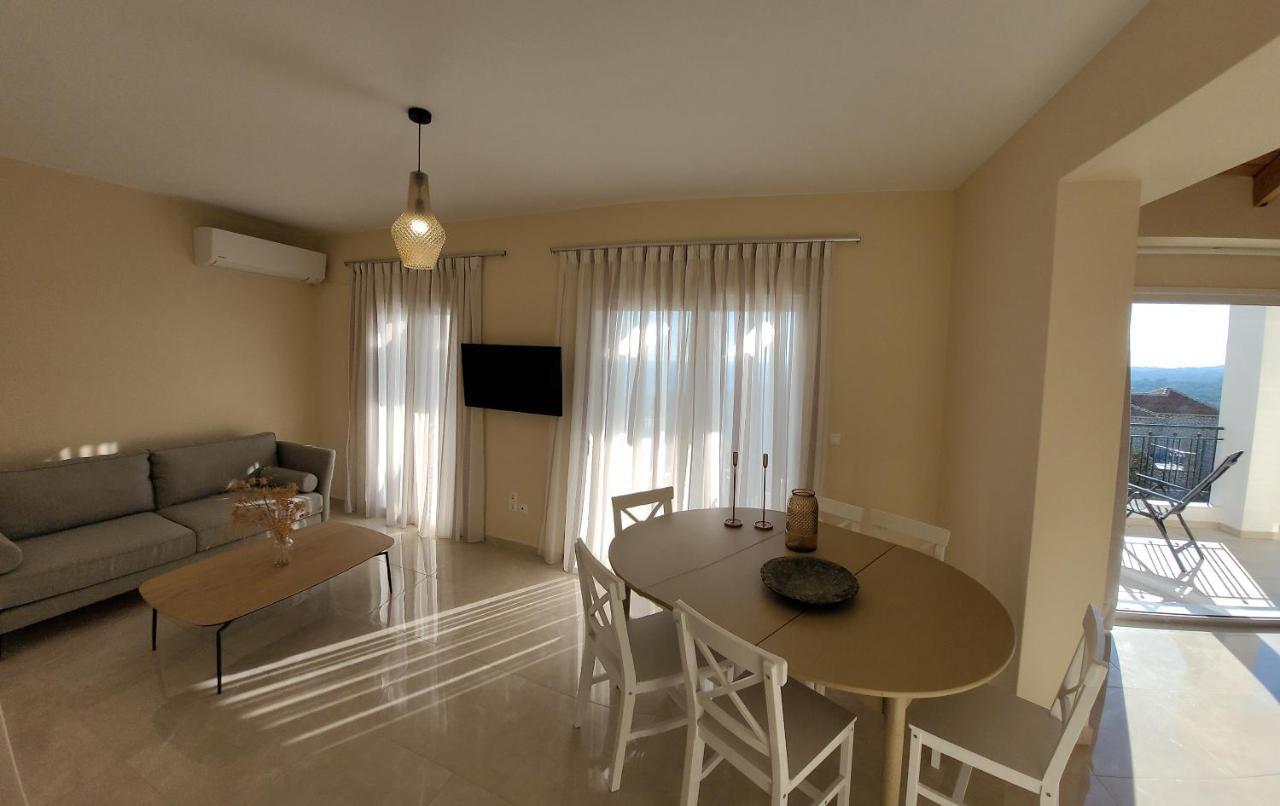 Evangelia's - 3 Bedroom Sea View *