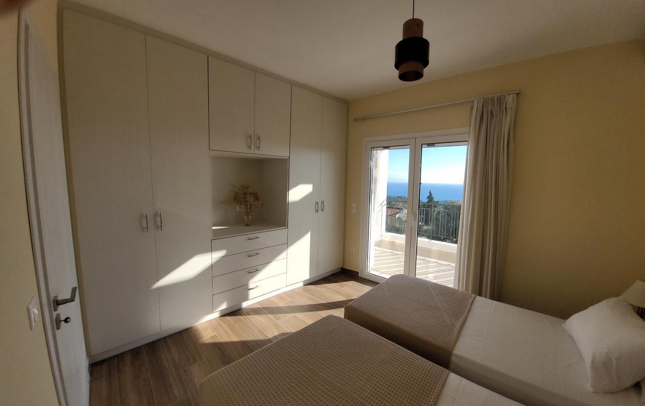 Evangelia's - 3 Bedroom Sea View *