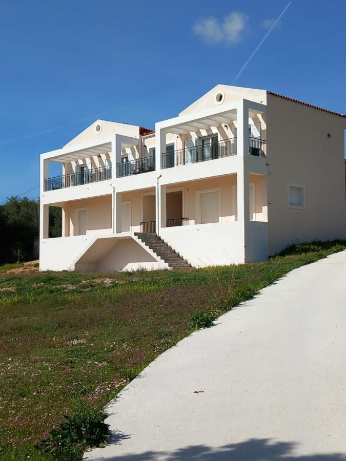 Evangelia's - 3 Bedroom Sea View *