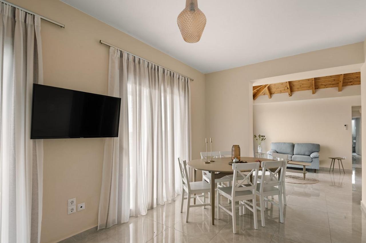Evangelia's - 3 Bedroom Sea View Apartment *