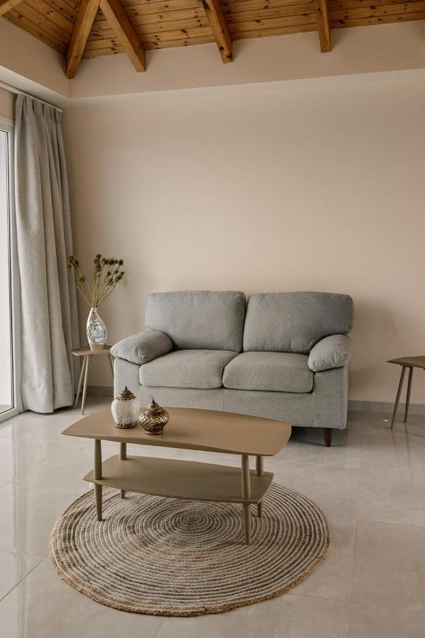 Evangelia's - 3 Bedroom Sea View Apartment *